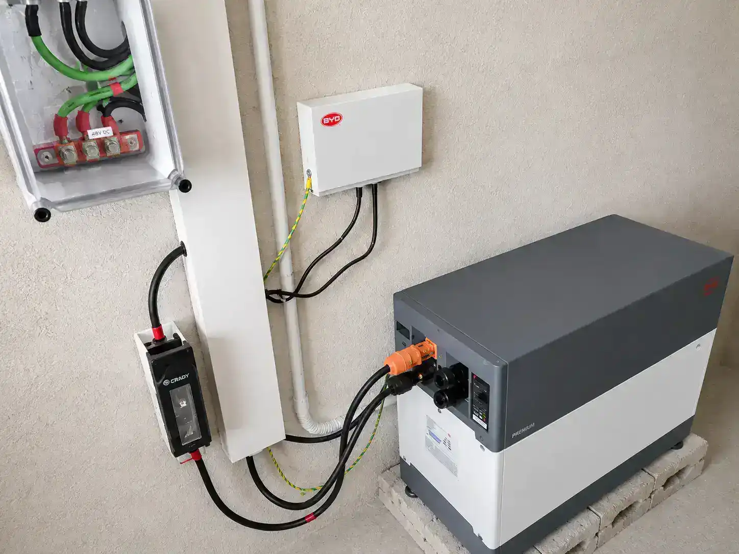 Batería de litio BYD para instalación fotovoltaica autónoma en Baleares